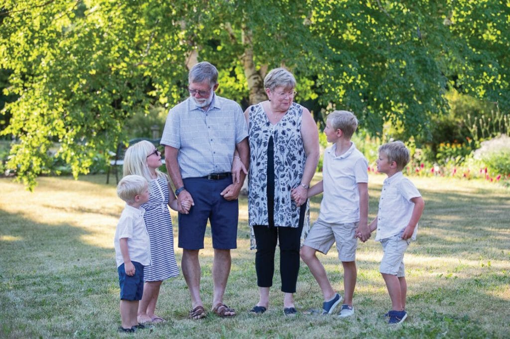 Blain and Naomi Hjertaas with grandkids