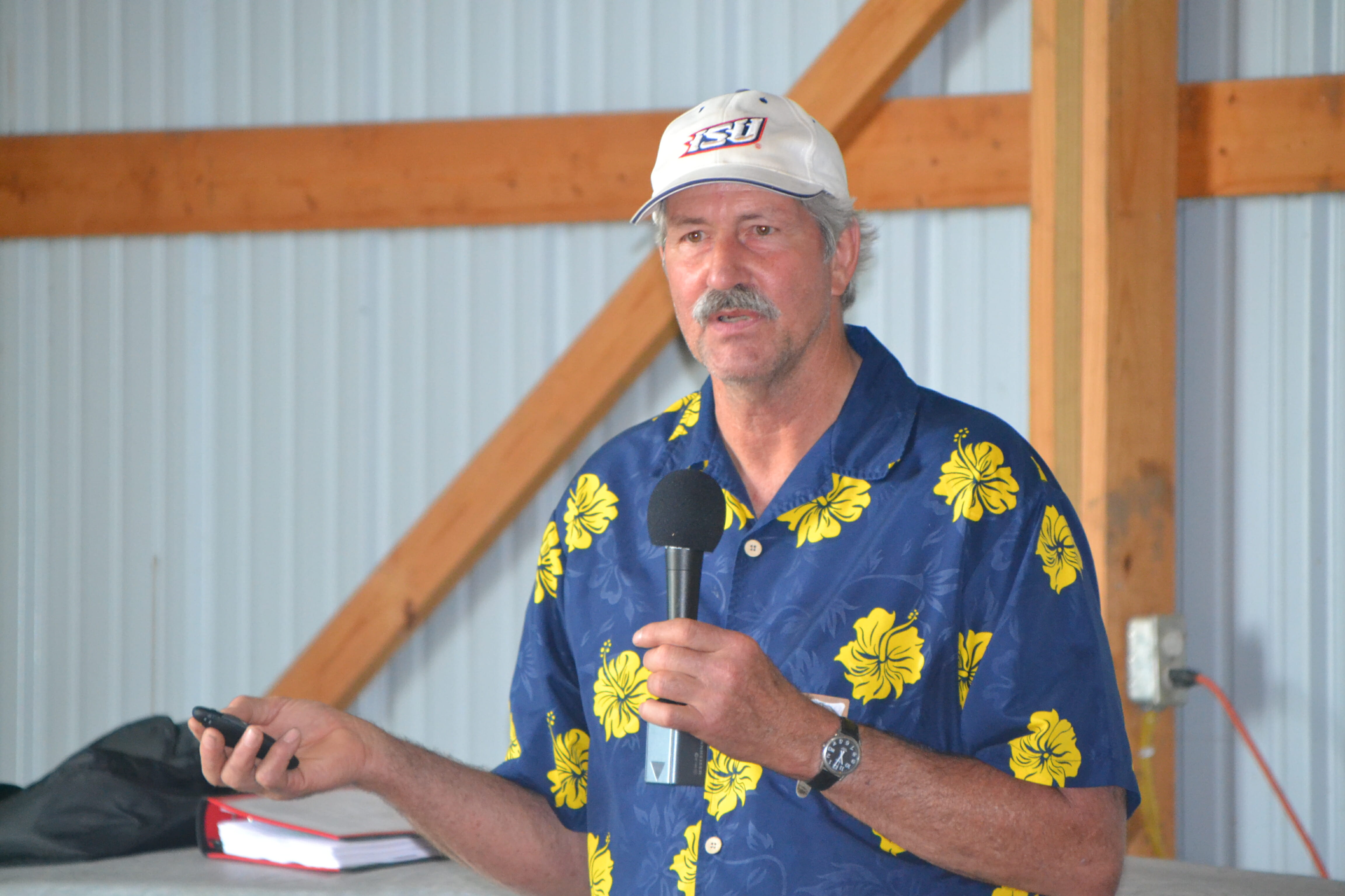 Long-time PFI member Paul Mugge contributed to the discussion on weed control.